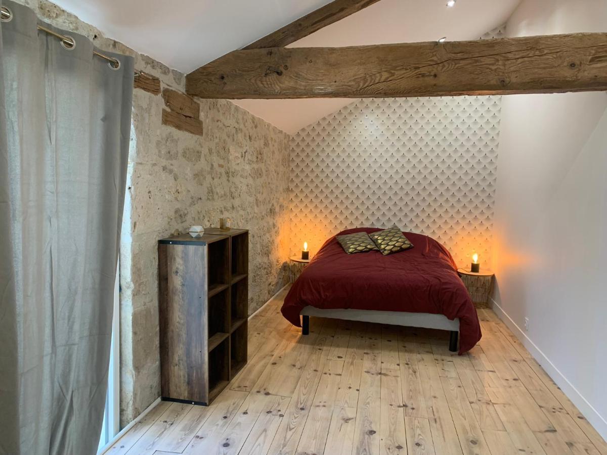 Maison Papillon Gite De Ressourcement Lusignan-Petit Bagian luar foto